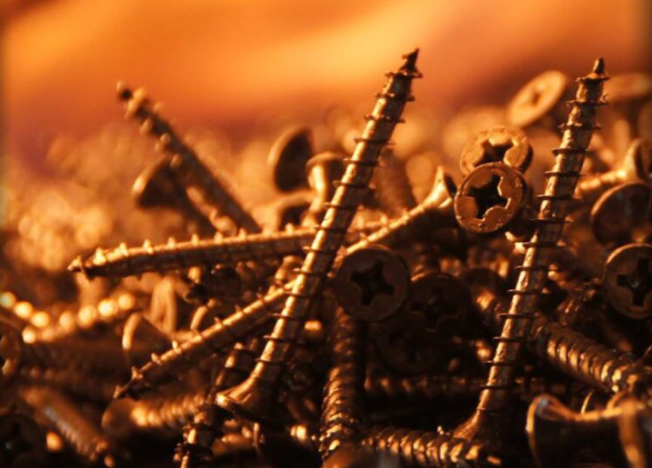 Завртњи{0}}високе чврстоће: свеобухватна анализа од материјала до термичке об...